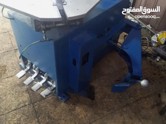 ماكنة بناشر قلاب بحاله جيده