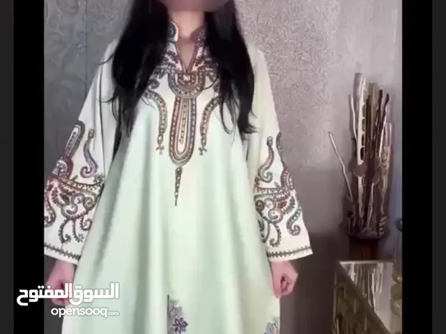 يتوفر دراعات خليجية فخمة فل شك وستراس