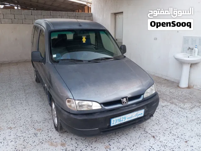 2002 Peugeot Partner Standard