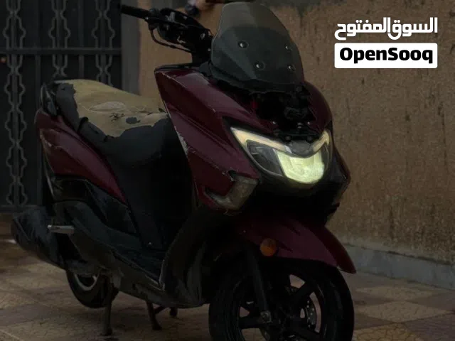 2019 سوزوكي Burgman 200