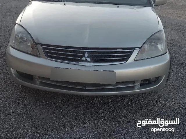 ميتسوبيشي لانسر موديل 2010 للبيع
