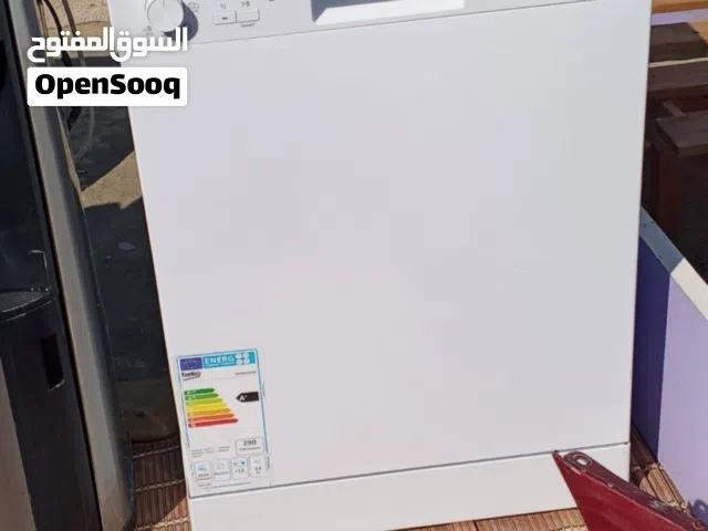 جلابيه مع وكالتها شبه جديدة ولا غلطه استعمال بسيط ثلاجه 24 قدم تركيه