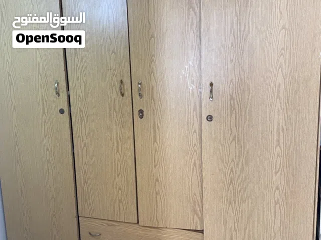 خزانة ملابس او تخزين
