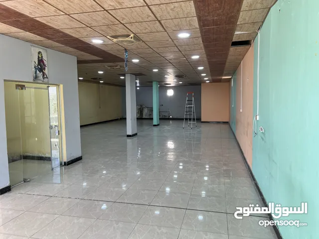 طابق اول في شارع الوفود مساحه 260 متر مربع جاهز مع صحيات جاهزه مع درج خارجي مباشر الشارع معزول
