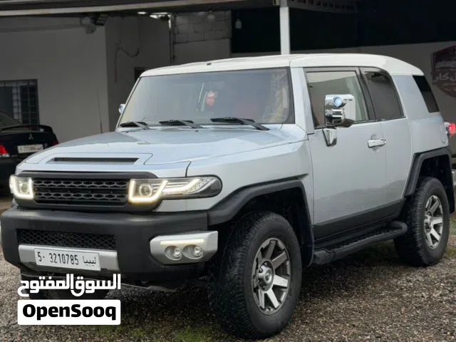 Used Toyota FJ in Tripoli