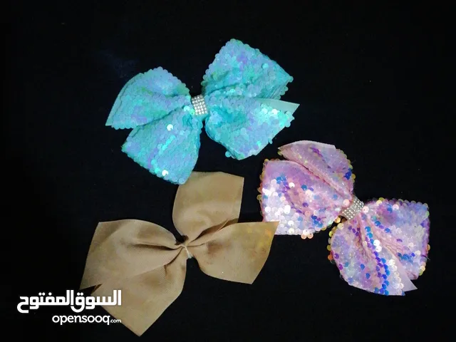 اكسسوارات لشعر بشكل جميله و لطيف.