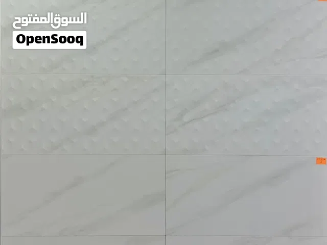 بلاط دورات المياه والمطابخ بأحجام وتشكيلات متنوعة