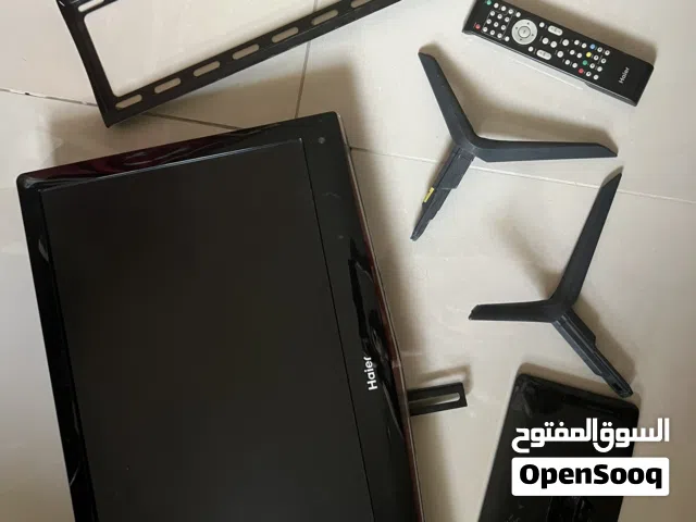 شاشة هاير مع قاعدتين