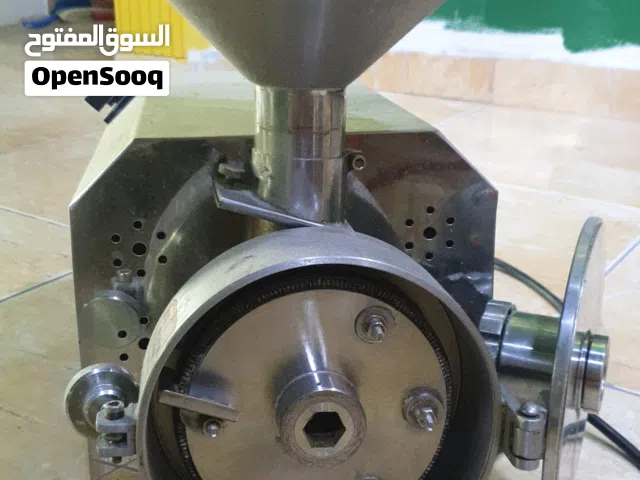 مطحنة حبوب أو بهارات كهربائية