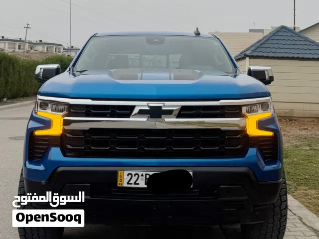 سلفرادو 2024 لون بحري محرك 8 5300 جديدة جدا فور ويل مرقم جاهز فول بس غير الفتحه مكان اربيل