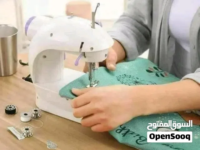 ماكينة الخياطه صغيرة الحجم