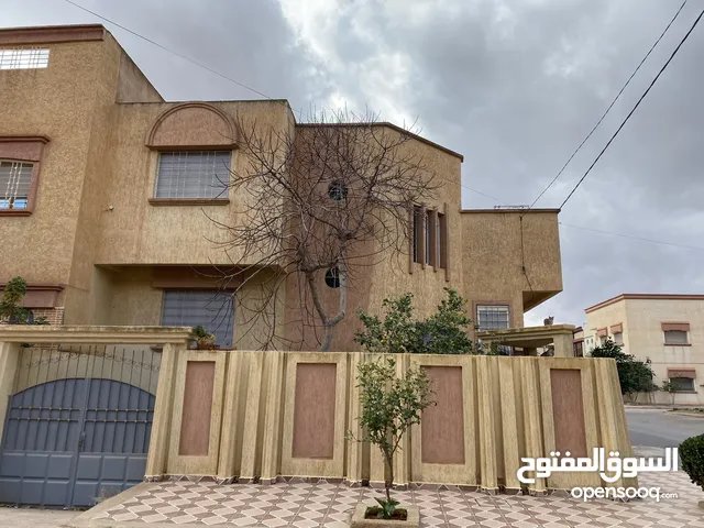 فيلا للبيع مساحة 150م, متالية للسكن.