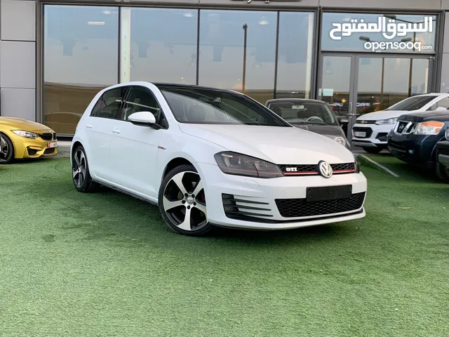 Volkswagen Golf GTI S in Abu Dhabi
