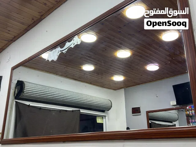 مري عدد 2 كل مراي معها كاونتر ووحدة ادراج ومراي كبيره خلفيه 110دنانير فيها مجال اشي بسيط