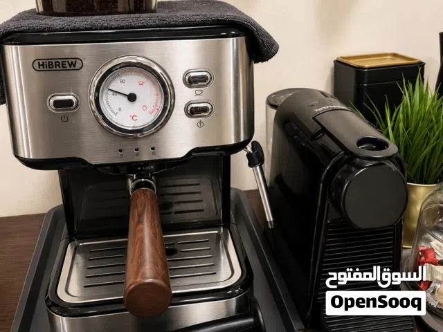 للبيع مكائن كوفي واحد من شركة nesspresso كبسولات والثانية hibrew معها مطحنة الكوفي الحالة شبه جدد