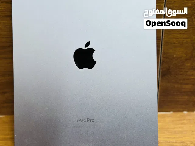 iPad Pro M2 (11-inch) 4th generation 128GB condition 10/10 one month shop warranty.