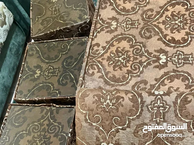 طقم طاولة غرفة ضيوف مع 4 طربيزات +مسبل 7قطع