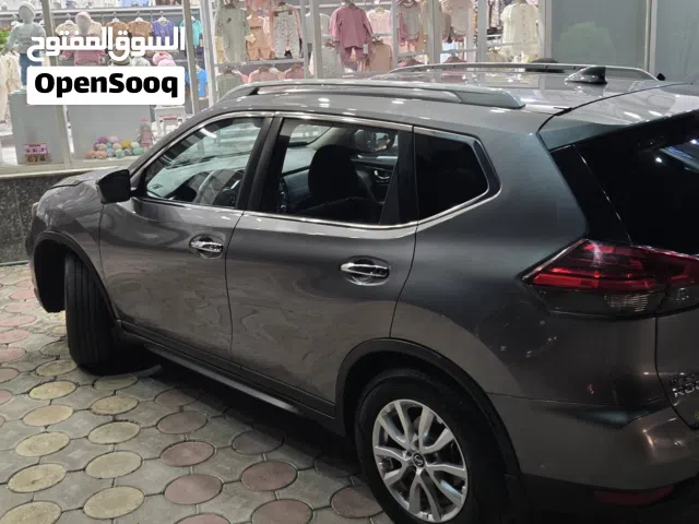 2017 نيسان روج SV