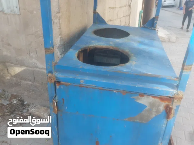 توجد لديه عربانه متنقله لبيع الكبه او الباقلاء او اللبلبي عربانه جيده لها ثلاثه تايرات ومخزن