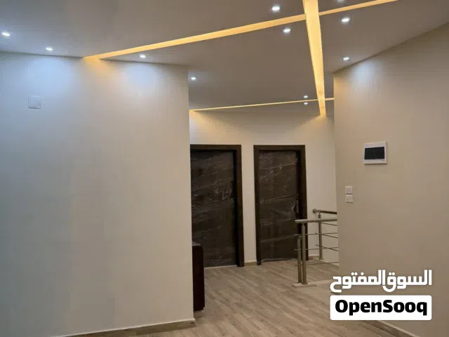 250 m2 4 Bedrooms Villa for Sale in Zarqa Al Zarqa Al Jadeedeh