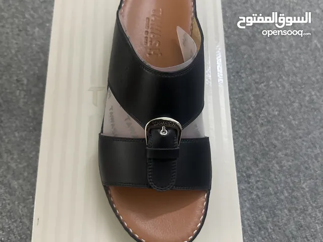 44 Casual Shoes in Buraimi