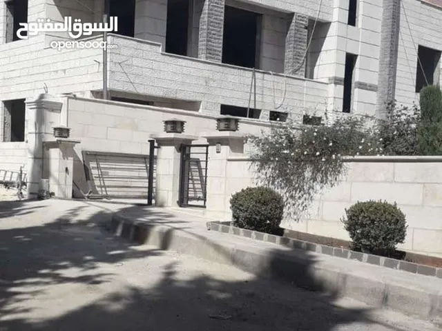 فيلا للبيع مستقلة نظام خمسة شقق طابقين وروف على مساحة ارض 945 م غير مشطبه عظم