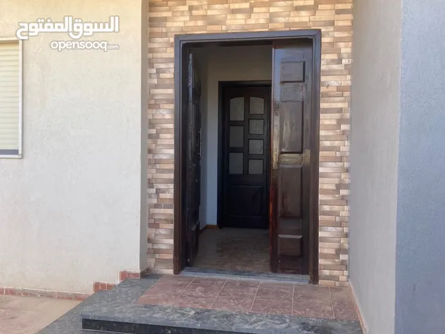 200 m2 4 Bedrooms Townhouse for Rent in Tripoli Ain Zara