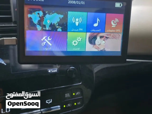 Portable Car GPS & Multimedia Navigation Screen - Like New