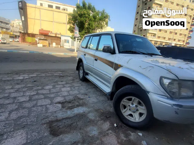 2000 تويوتا برادو Adventure