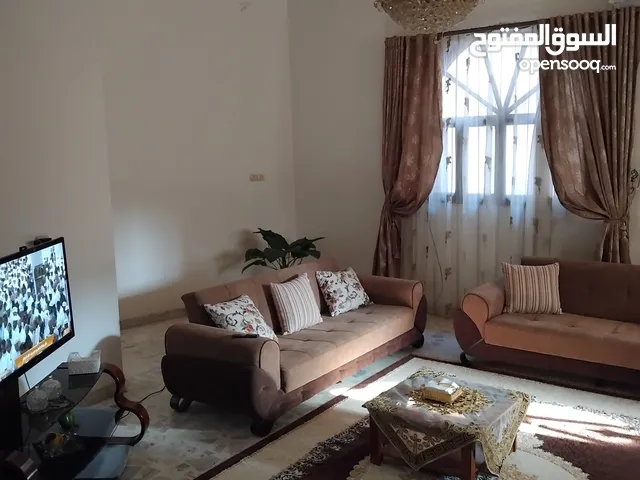 270 m2 5 Bedrooms Townhouse for Sale in Tripoli Souq Al-Juma'a