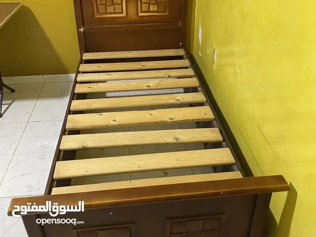 سرير نوم فردي خشب قياس 100*200 نظيف اوي