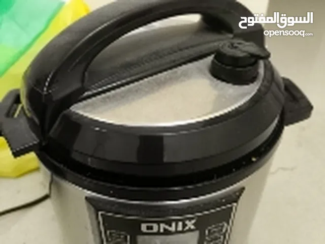 Pressure Cooker + 3 FREE Glass Container قدر ضغط كهربائي