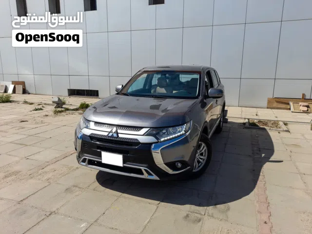 2019 ميتسوبيشي اوتلاندر Standard