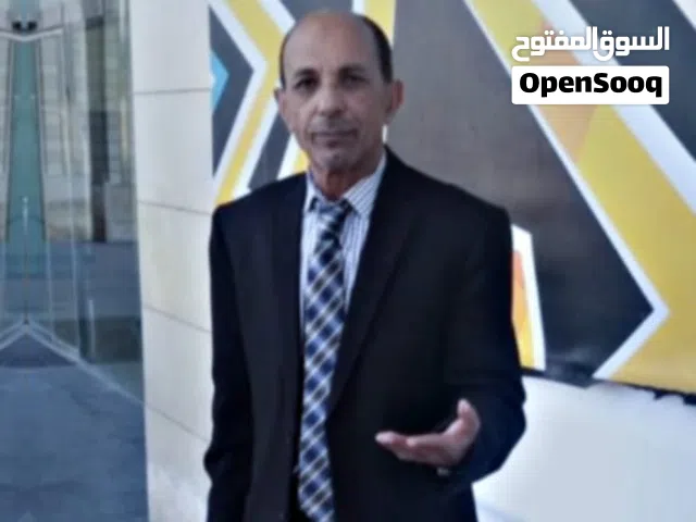 معلم لغة عربية