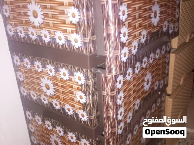 يعتبرون جدد الاتنين ... حالتهم ممتازة..يحتوي على أربع ادراج البرج(30)