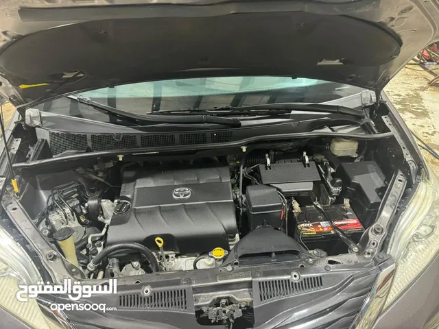 Used Toyota Sienna in Abu Dhabi
