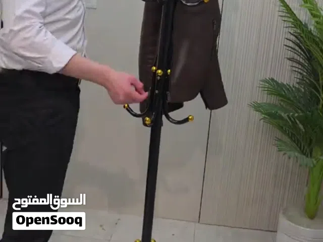 علاقة ملابس عامودية بتصميم ملكي  مش مجرد علاقة... قطعة ديكور بتغيّر شكل المكان بالكامل!