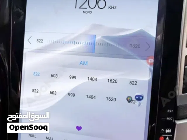 للبيع شاشة تسلا شبه جديدة