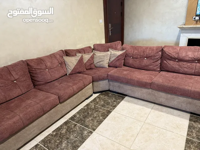 كورنر 7 مقاعد تفصيل للبيع المستعجل معه هدية برداي تركي وسجادة تركي وكالة