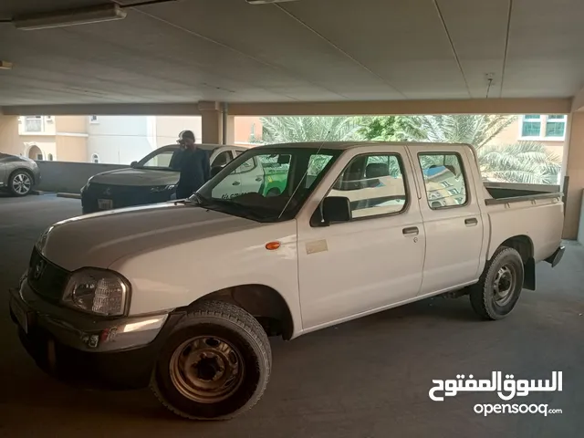 Nissan NP300 Pickup 2016 Petrol