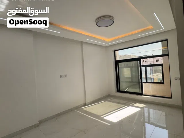 شقة للبيع في بيت بوس