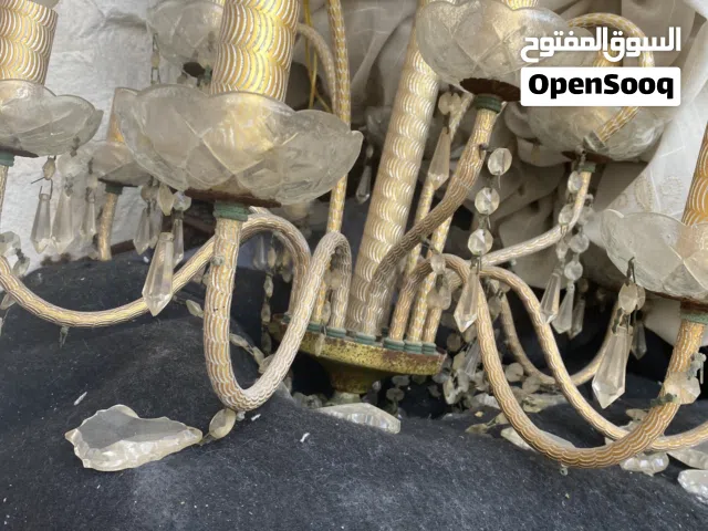 للبيع زوج ثريات مورانو إيطالي ملكي مذهب عريق (قطعة كاملة وسليمة + قطعة للترميم)من قرن العشرينات