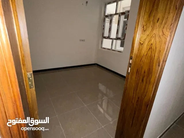 شقه للايجار طابق ارضي جديده
