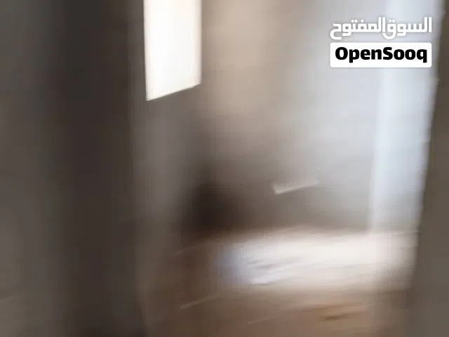 شقه للبيع نصف تشطيب