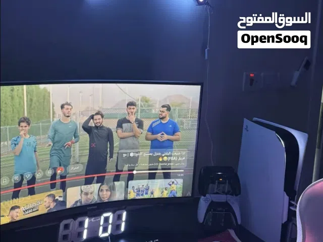 سوني فايف ديسك عادي يشغل لك 120 fps و شاشة Samsung 32 بوصه 165 هيرتز دقه QHD منحنيه او curved