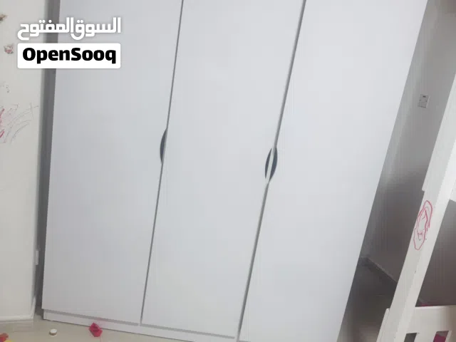 سرير طابقين خشب مع دولاب