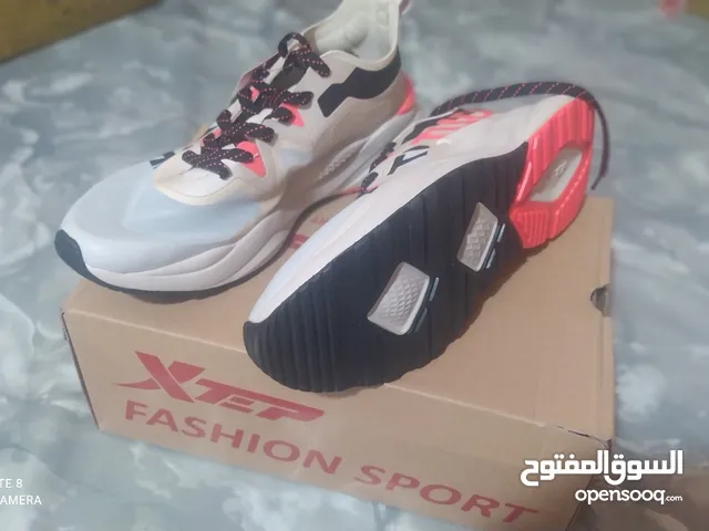 43 Sport Shoes in Aden