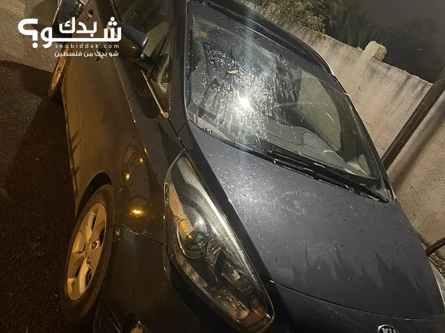 Kia Carens 2015 in Qalqilya