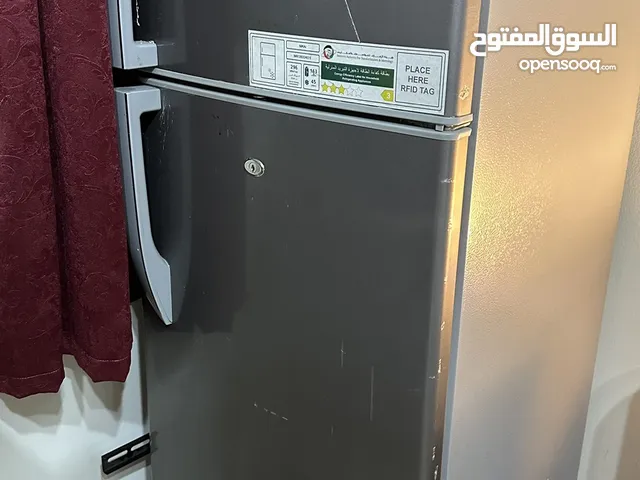 Medium size fridge  ثلاجة حجم وسط