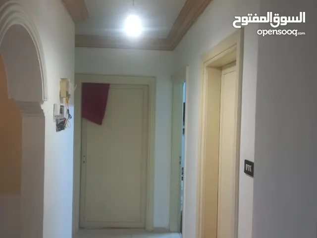 شقه طابق ارضي مدخل مدخل من العماره